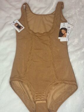 Daisy Fuentes Nude/Tan Lace Trim Shaping Bodysuit